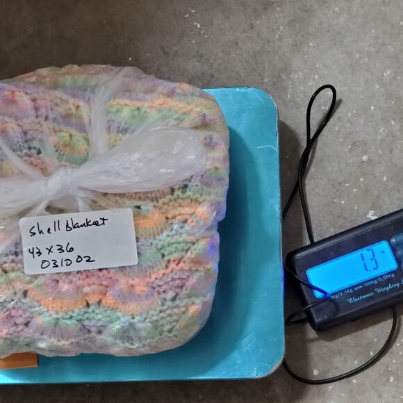 Hand Crocheted Shell Afghan Throw Chair Blanket Pastel Small Baby 43 x 36 - Picture 11 of 16